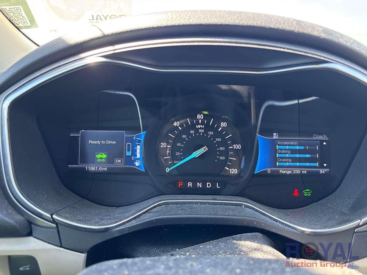 2018-ford-fusion-hybrid-sedan-image-12