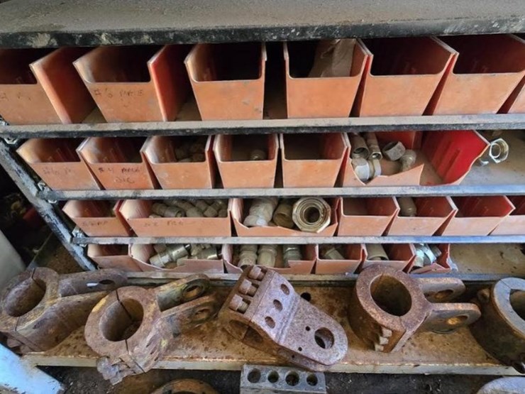 tool-house-with-contents-image-31