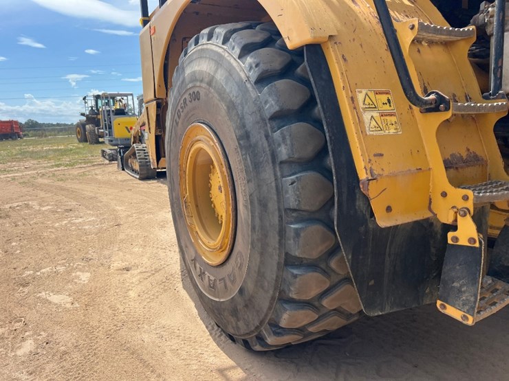 2019-caterpillar-740-gc-image-30