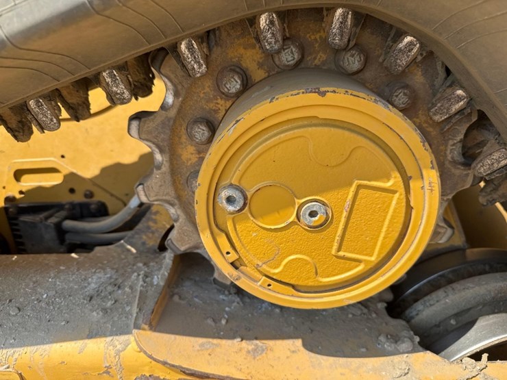 2023-caterpillar-259d3-image-10