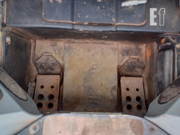 2020-bobcat-t595-image-13