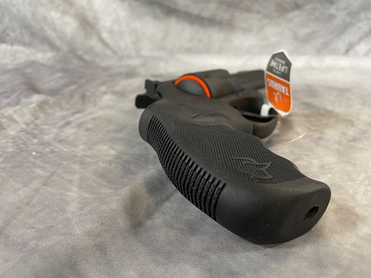 #4784-•-taurus-44-tracker-44-rem-mag-revolver,-sn:-ael817409-image-5