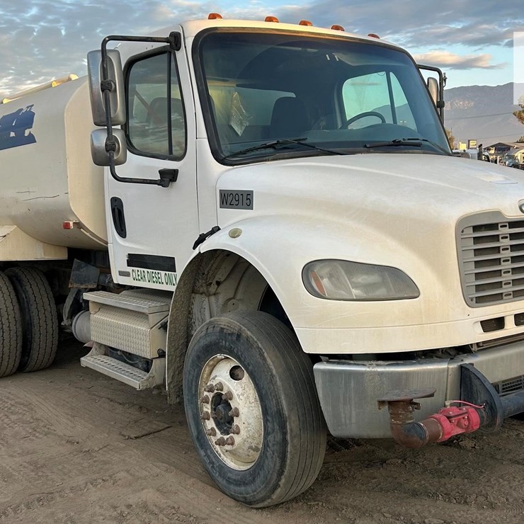 2012 FREIGHTLINER BUSINESS CLASS M2 106