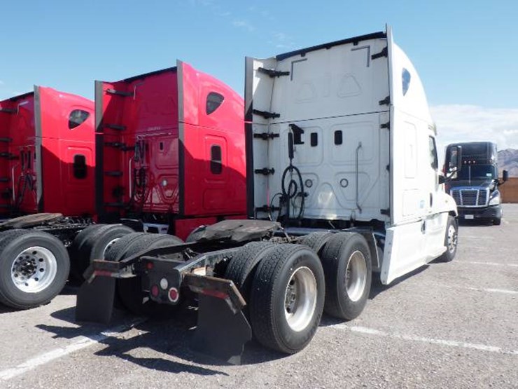 freightliner-cascadia-125-image-5