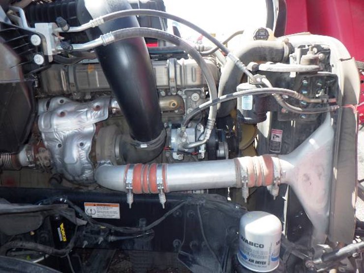 2021-freightliner-cascadia-126-image-18