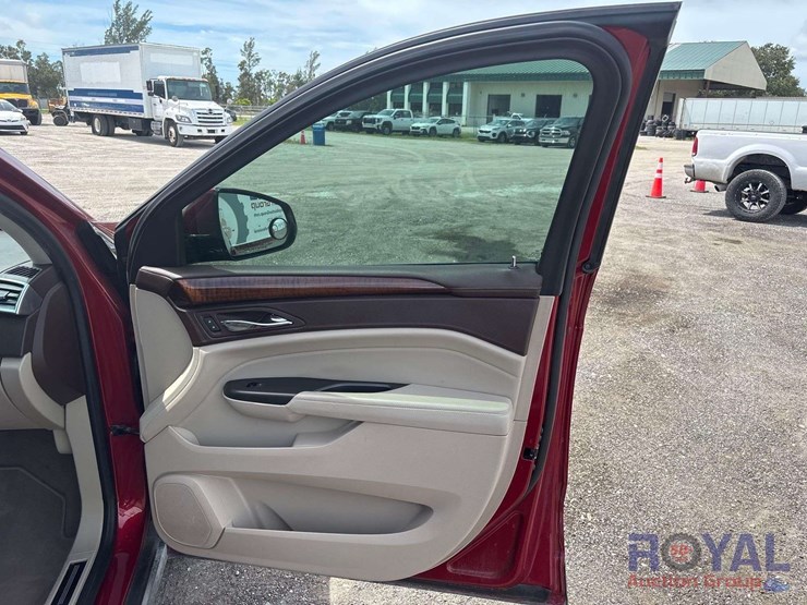 2012-cadilac-srx-suv-image-24