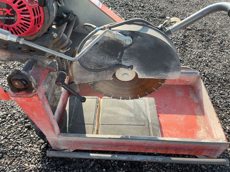 husqvarna-gas-powered-brick-saw-image-4