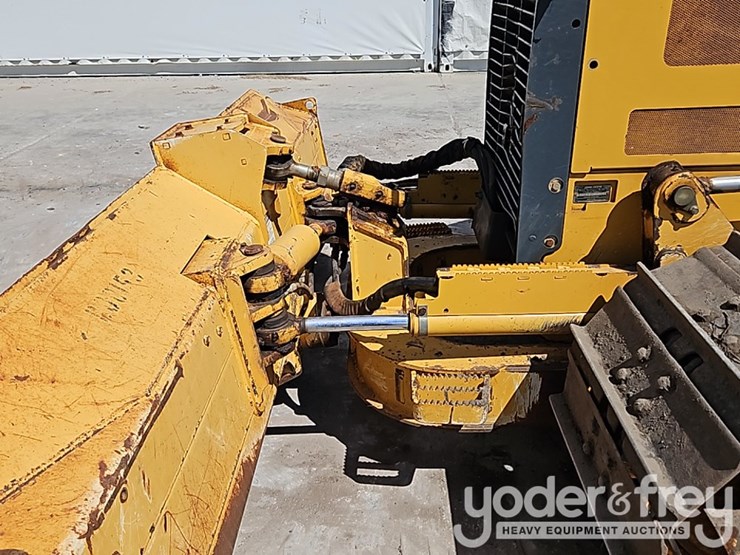 2016-deere-450j-image-21