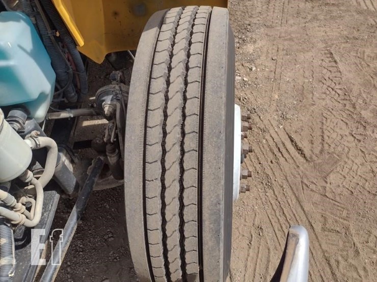 2018-international-durastar-4300-image-25