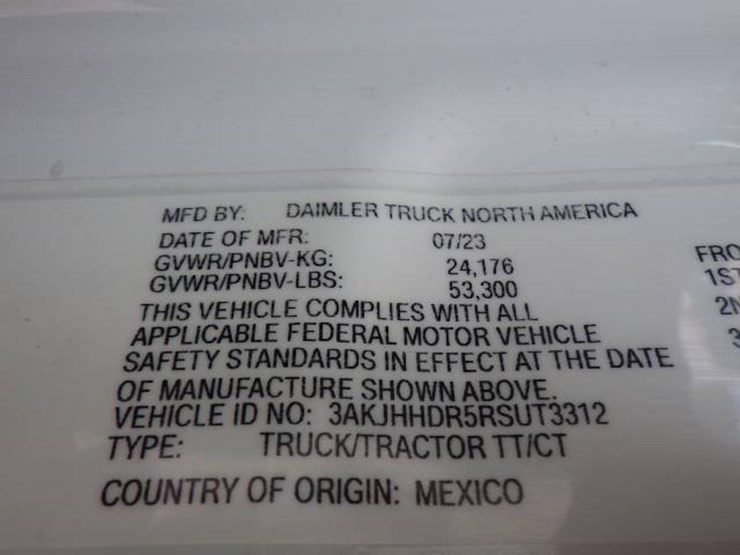 2024-freightliner-cascadia-126-image-11