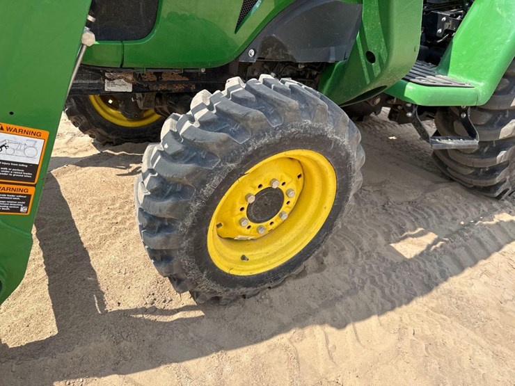 john-deere-3032e-image-7