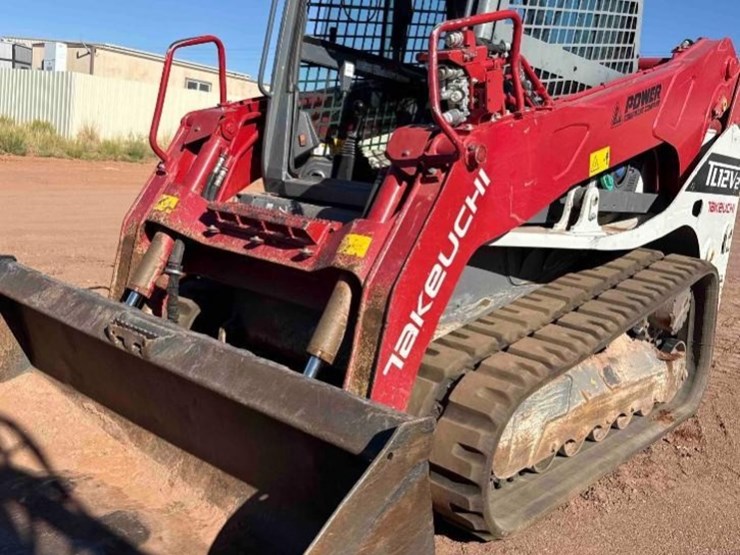 2021-takeuchi-tl12v2-image-1