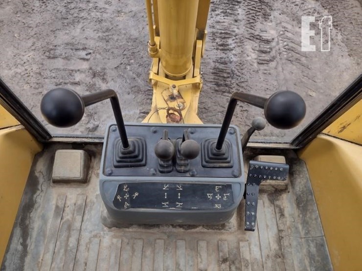 2000-caterpillar-416c-image-10