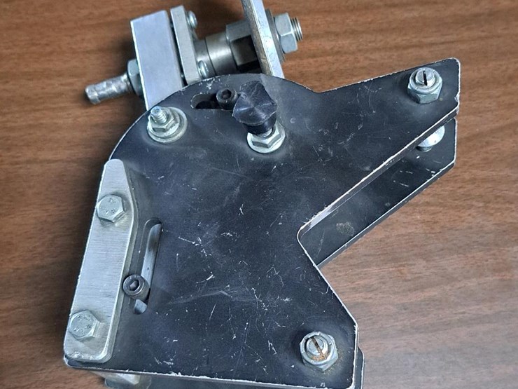 #109-•-jones-saw-sharpener-image-4