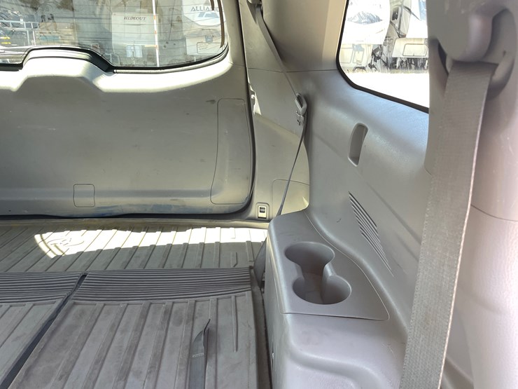 2016-toyota-highlander-image-40