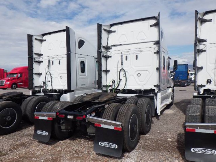 2024-freightliner-cascadia-126-image-5