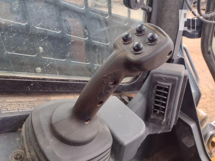 2020-deere-331g-image-10