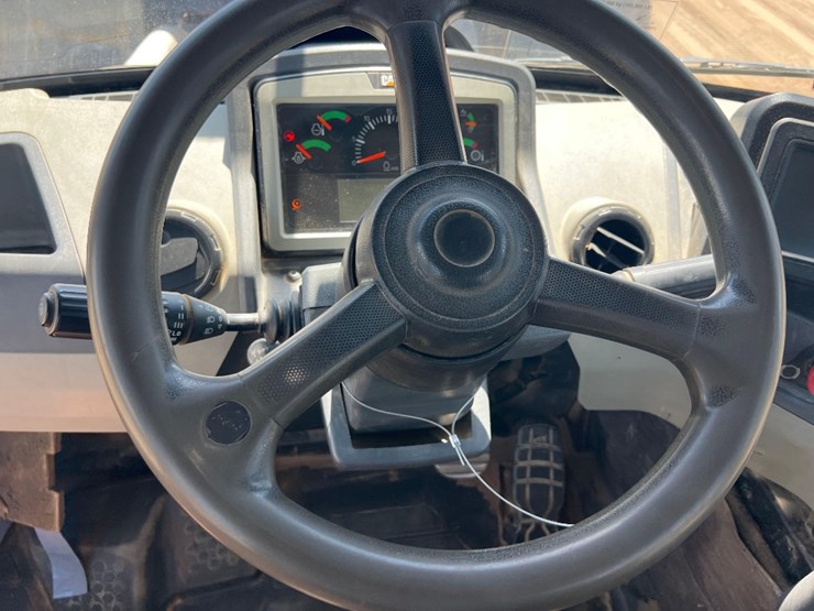 2018-caterpillar-745-image-36