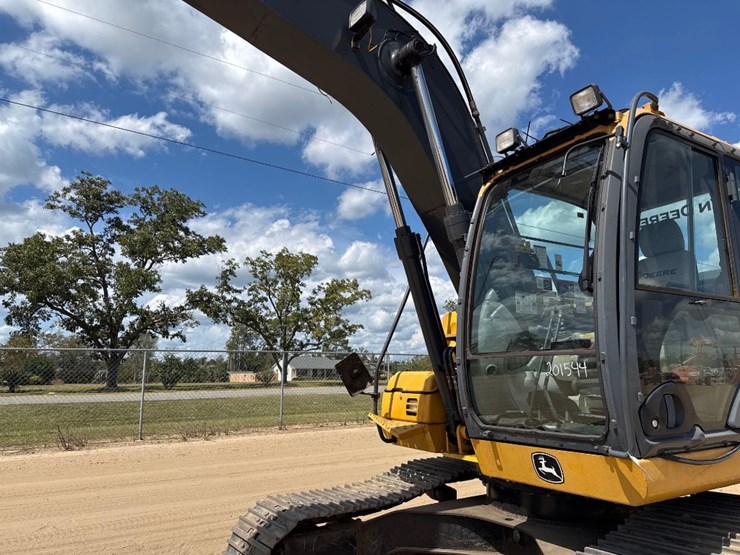 2012-deere-160g-lc-image-21