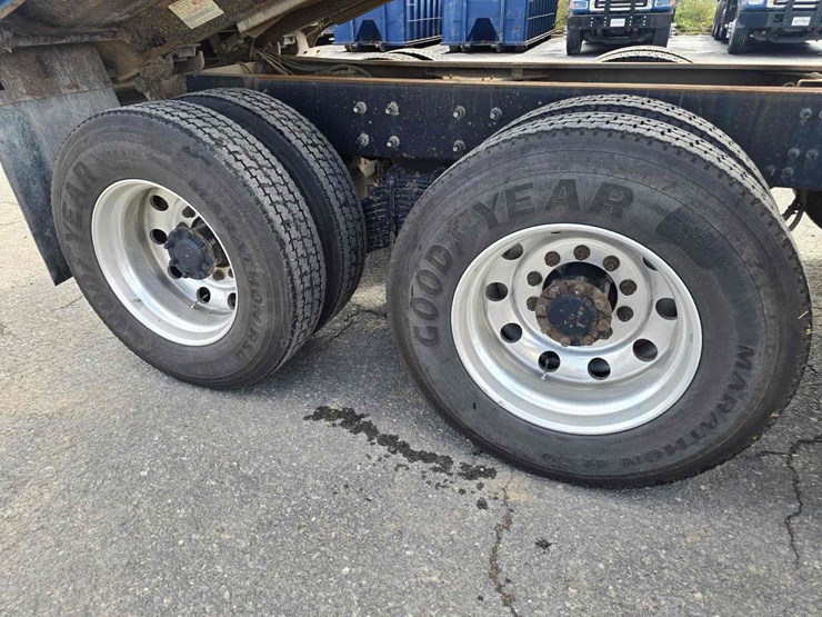 2014-mack-tri-axle-dump-truck-image-5