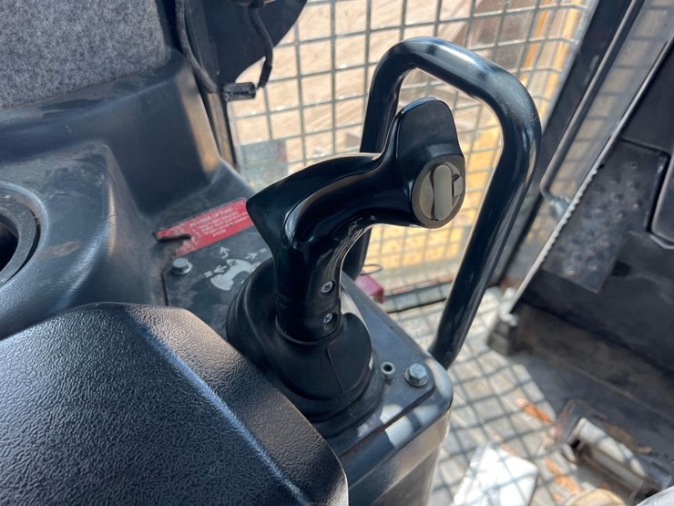 2015-deere-1050k-image-40
