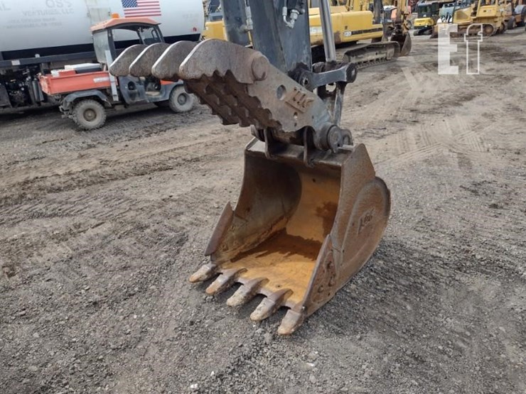2017-deere-130g-image-18