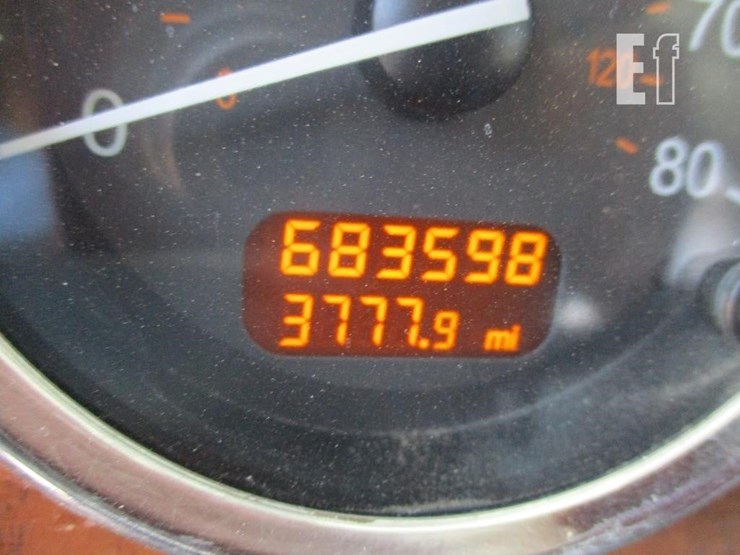 2008-peterbilt-365-image-26