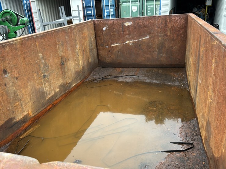 #140-•-roll-off-dumpster-image-8