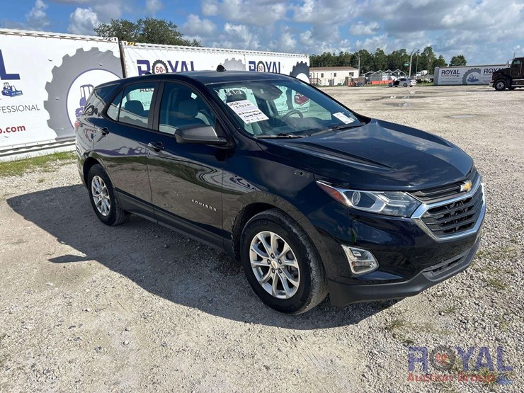 2021-chevrolet-equinox-ls-image-2