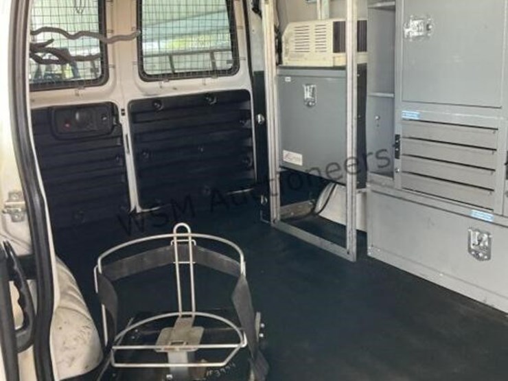 2014-chevrolet-express-3500-image-10