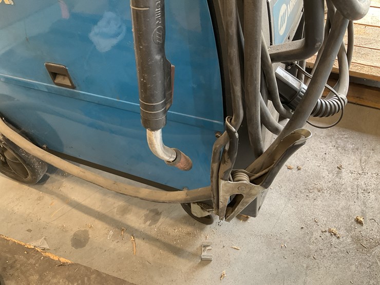 #116-•-miller-welder-252-image-10
