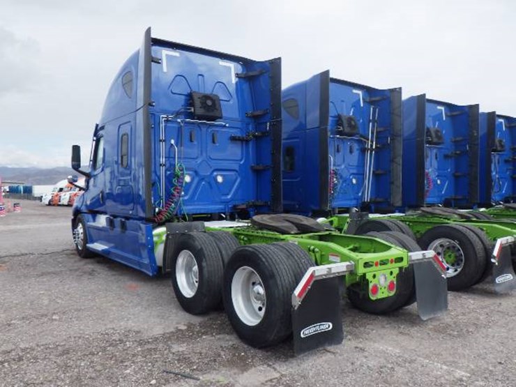2024-freightliner-cascadia-126-image-10