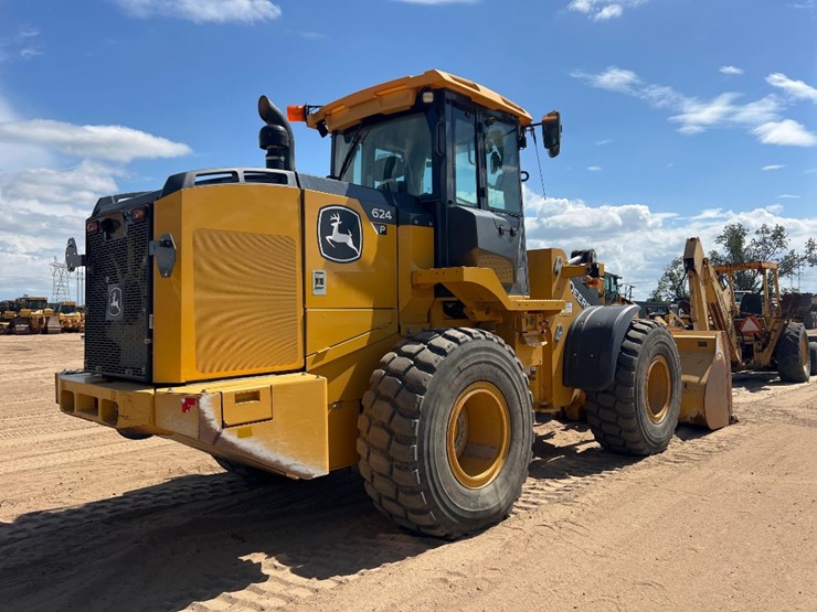 2021-deere-624p-image-4