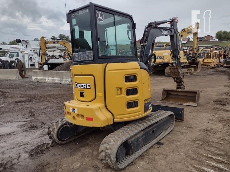 2019-deere-35g-image-51