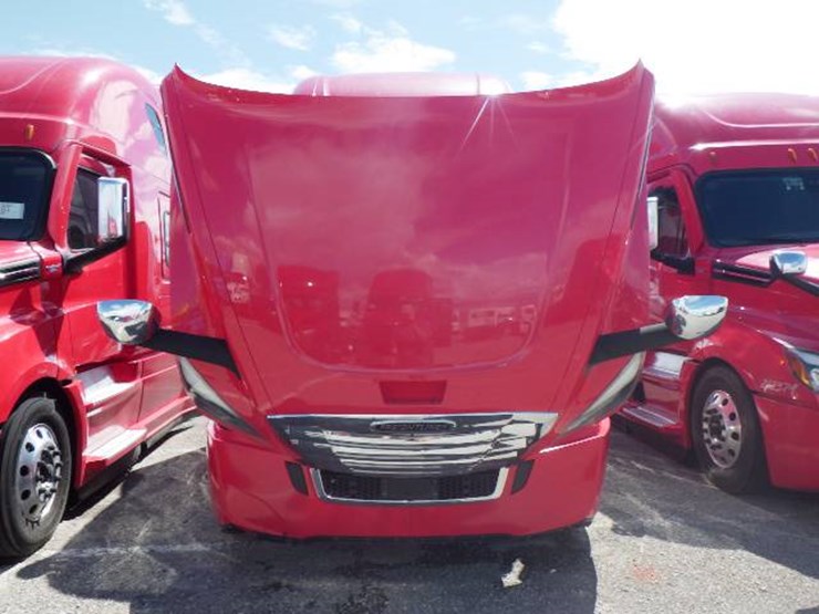 2021-freightliner-cascadia-126-image-16
