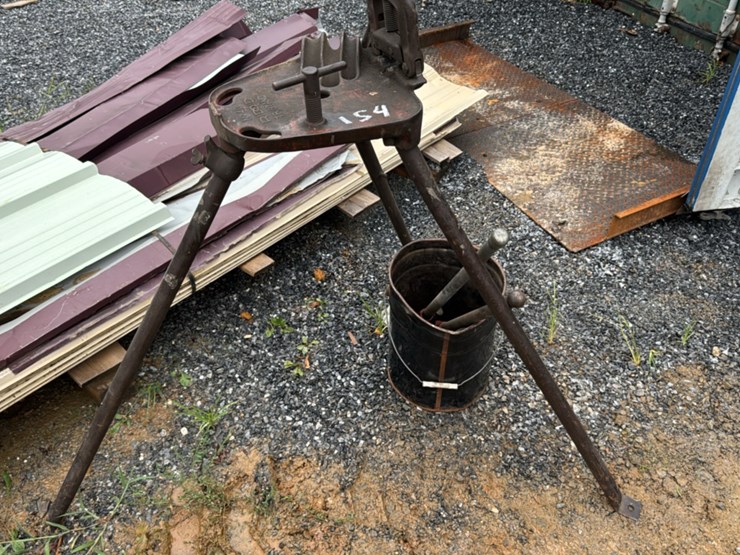 #154-•-pipe-threader-image-1