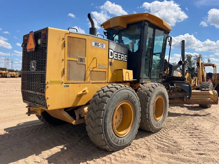 2008-deere-672d-image-4