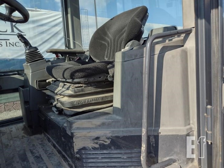 2017-deere-244kii-image-13