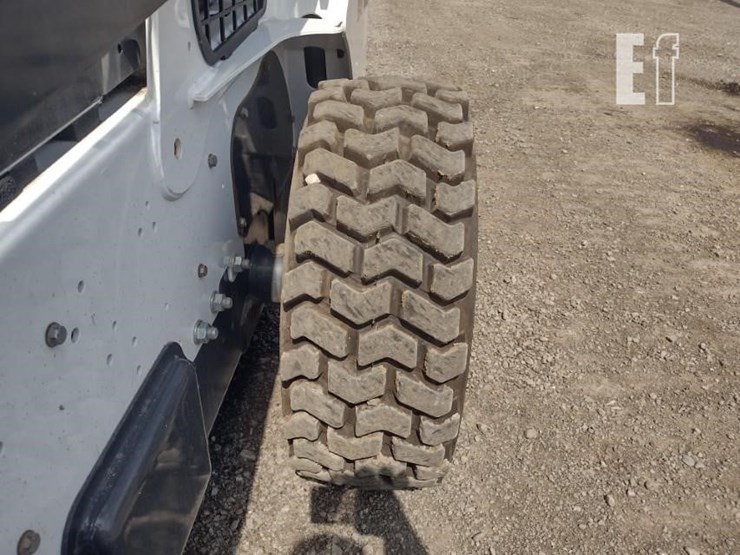 2022-bobcat-s740-image-22