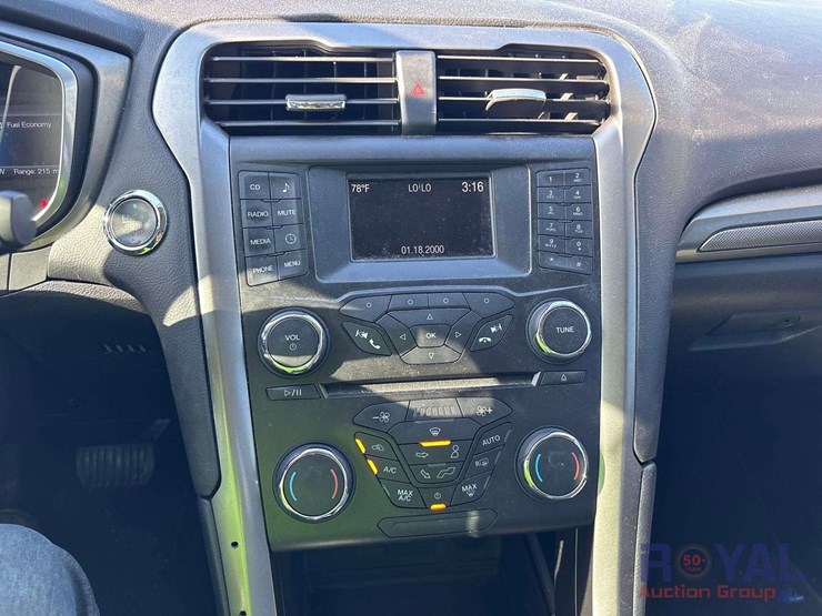 2017-ford-fusion-hybrid-sedan-image-15
