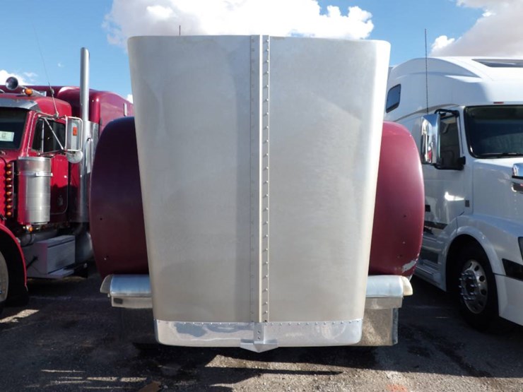 2000-peterbilt-379-image-21