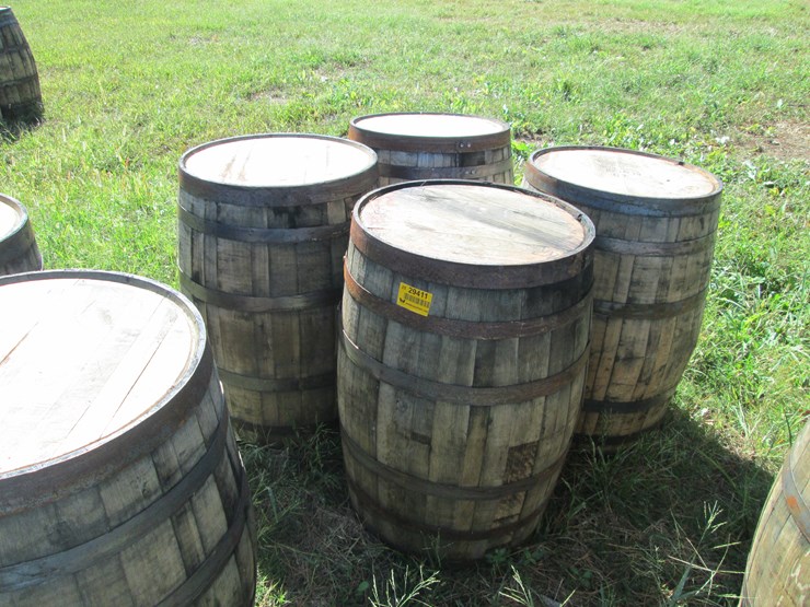#29411-•-lot-of-(4)-whiskey-barrels-image-1