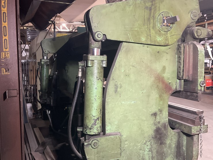 #105-•-175-ton-accur-press-brake-image-24