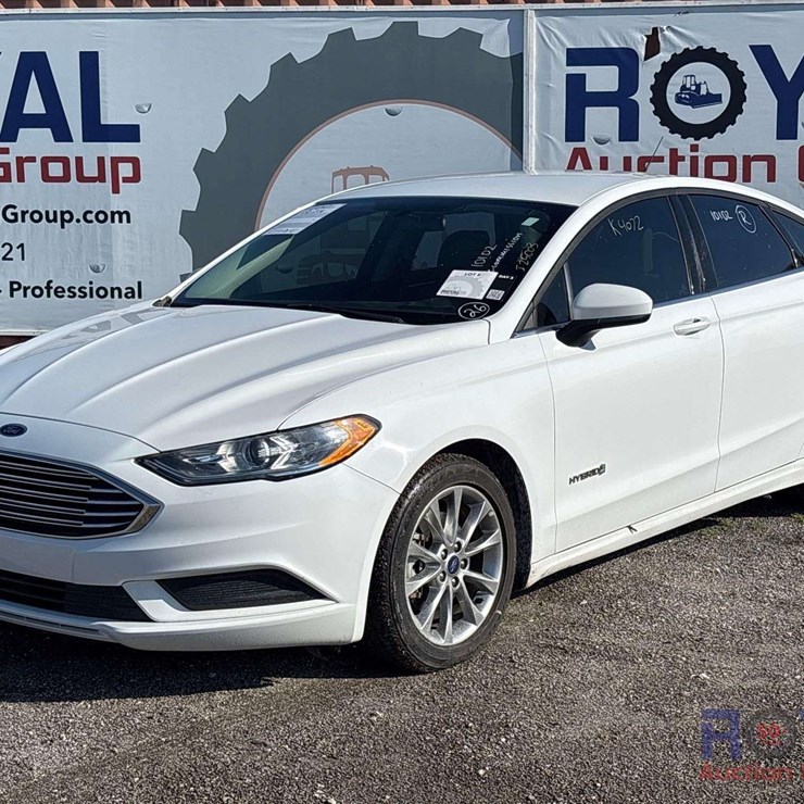 2017 Ford Fusion Hybrid Sedan