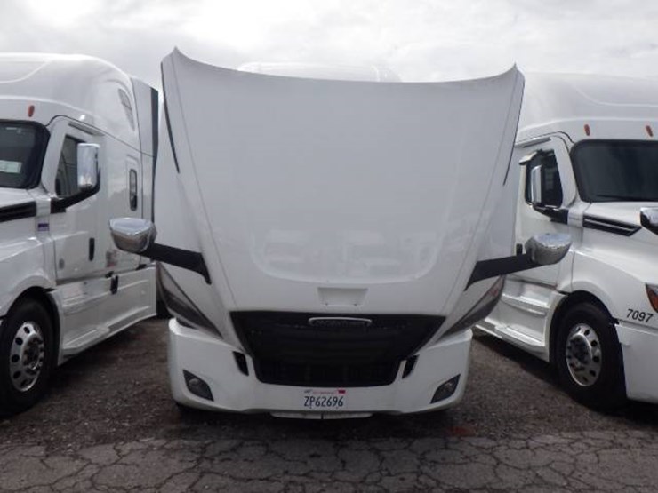 2024-freightliner-cascadia-126-image-14