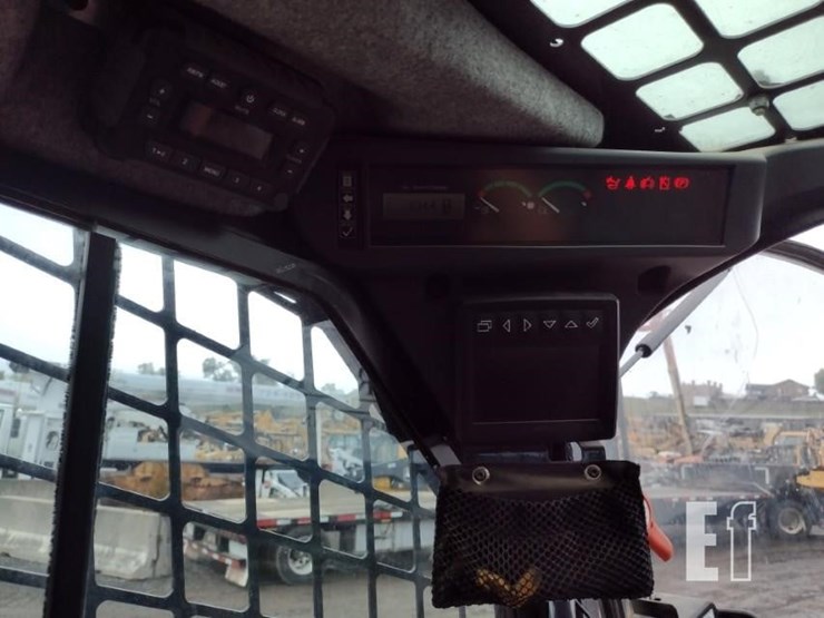 2023-deere-325g-image-7