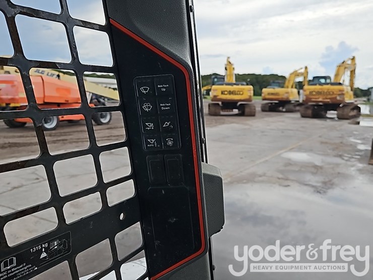 2021-bobcat-t76-image-29