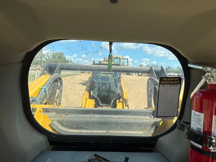 2014-caterpillar-299d-image-35