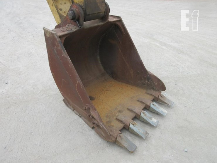 2018-caterpillar-320-image-14