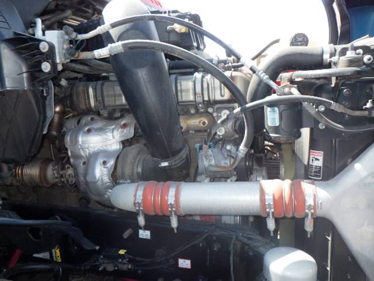 2021-freightliner-cascadia-126-image-14